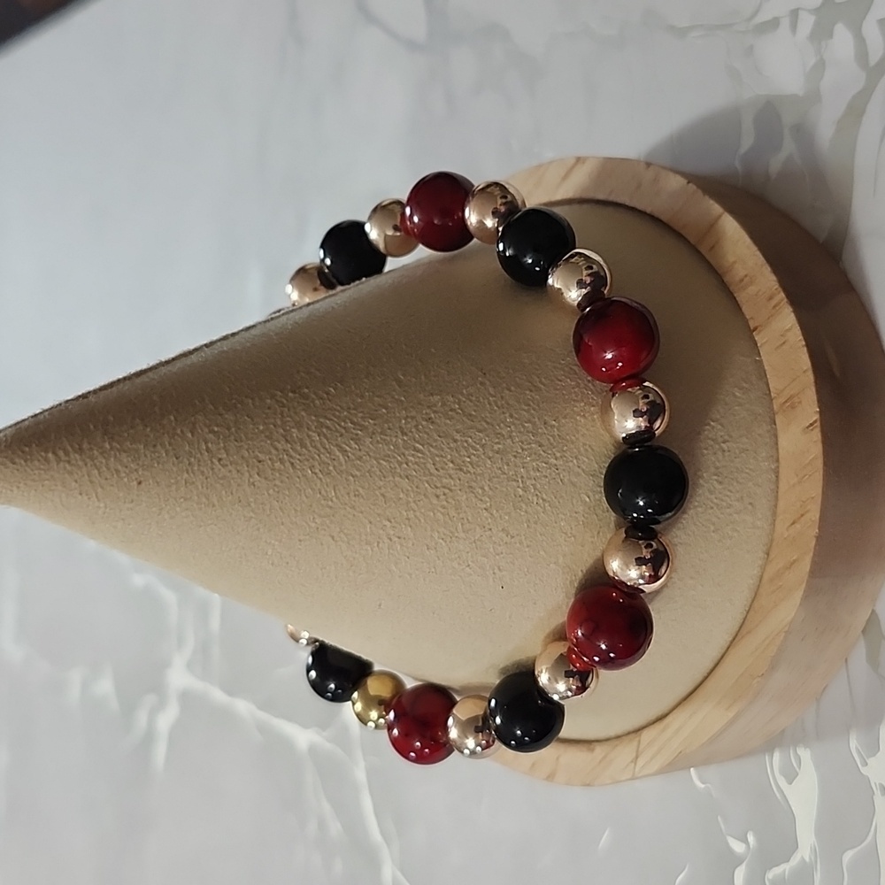 Handmade Red Quartz and Black Beaded Bracelet - Picture 3 of 4